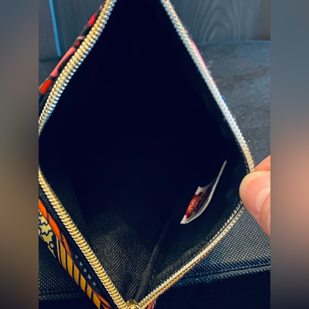 Chulatulum Triangular Wristlet - image 6